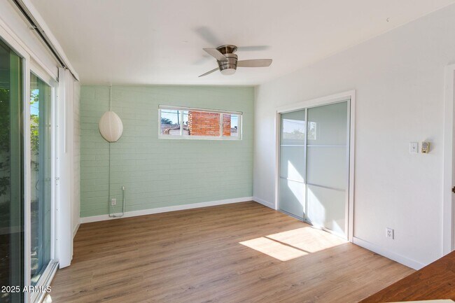 Building Photo - 421 N Evergreen St