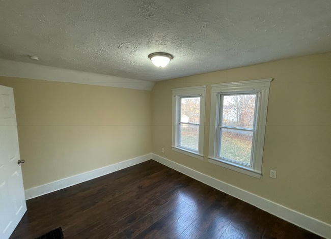 Building Photo - SECTION 8 and EDEN Accepted!! Stunning 4-Bed, 2-Bath Renovation in Lorain!!