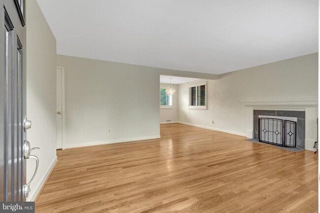 Building Photo - 6903 Fern Ln