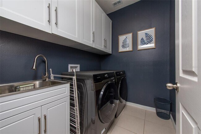 Building Photo - 4306 Old Sycamore Loop