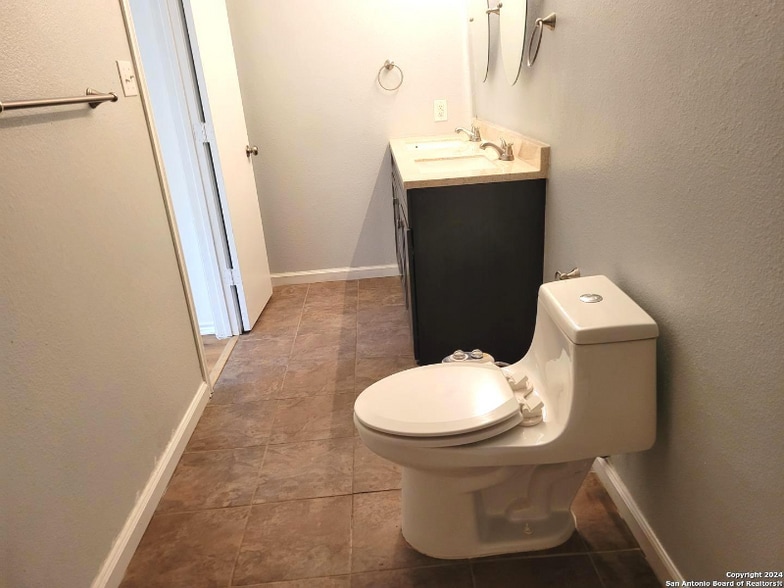 Building Photo - 10707 Juniper Pass