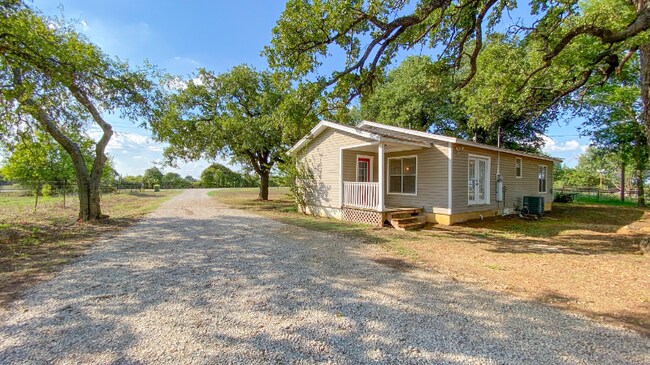 Building Photo - 1017 County Rd 914A