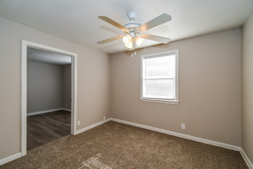 Building Photo - 5405 Sharon Terrace