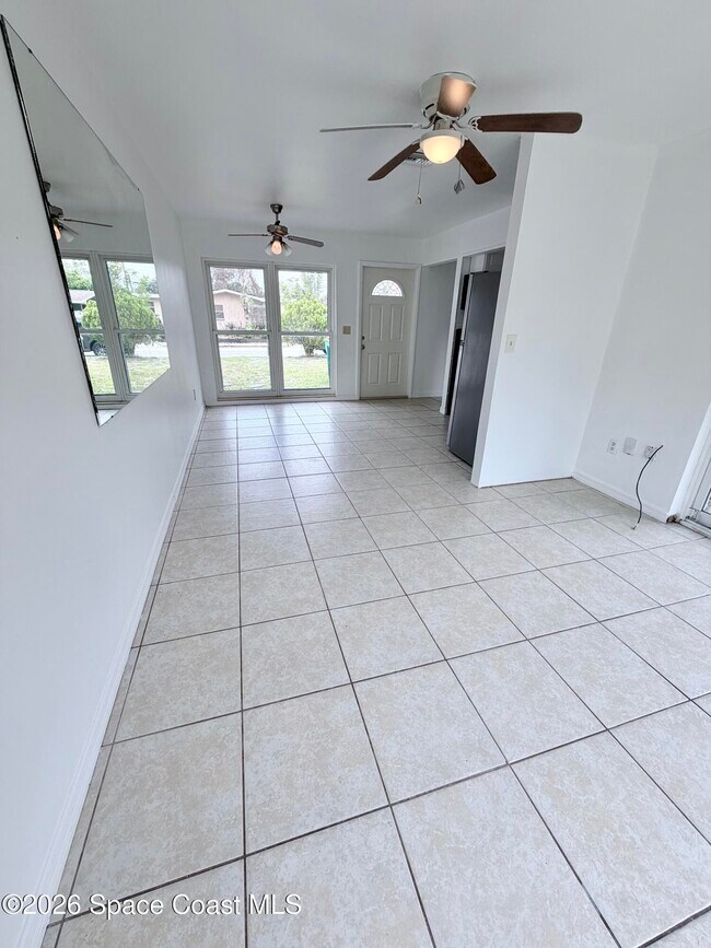 Building Photo - 2107 Little John Rd