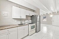 Building Photo - 812 19th St