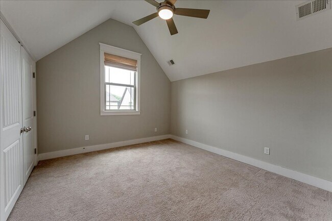 Building Photo - Beautiful, 5 bedroom Ooltewah Home!