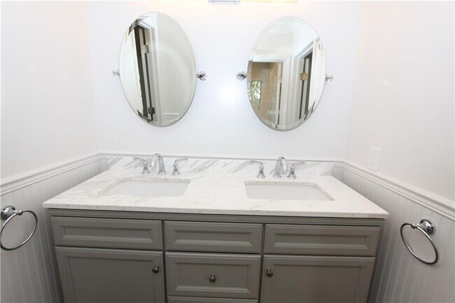 Building Photo - 5577 Clover Rise Ln