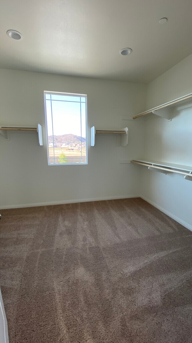 Building Photo - 24603 Fair Oaks Ln