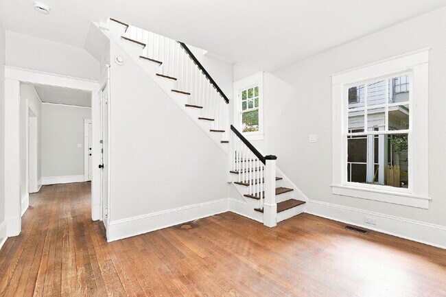 Building Photo - 1606 Walker Ave