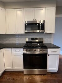 Building Photo - 397 Lincoln Ave