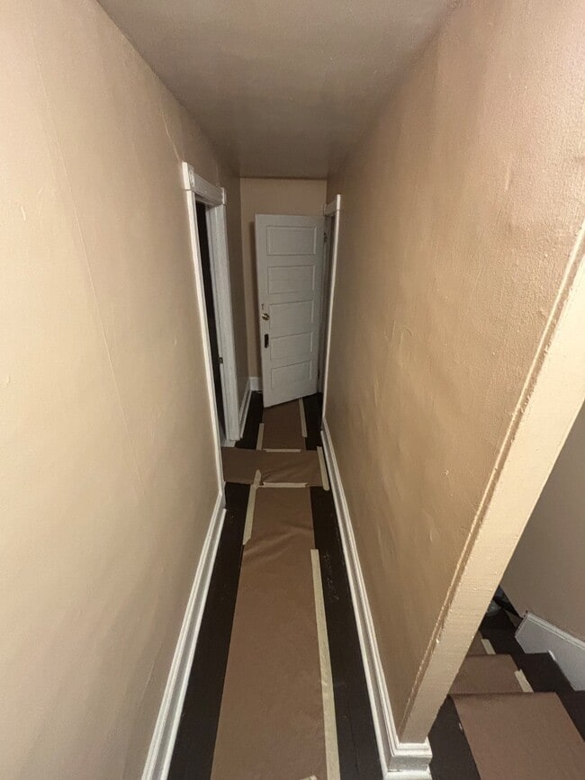 Building Photo - 342 E Broadway