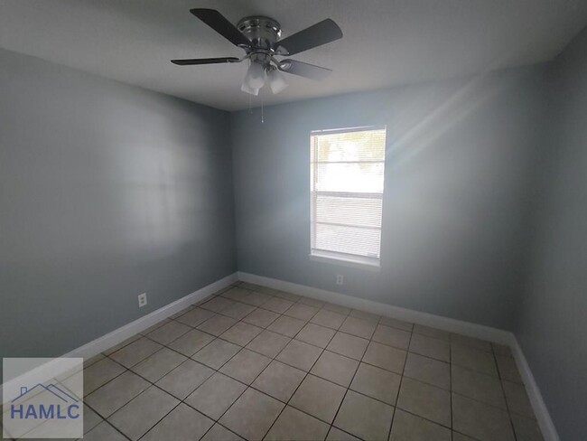 Building Photo - 1007 Live Oak Dr