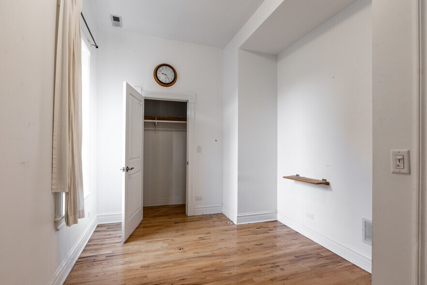 Building Photo - 1652 S Throop St