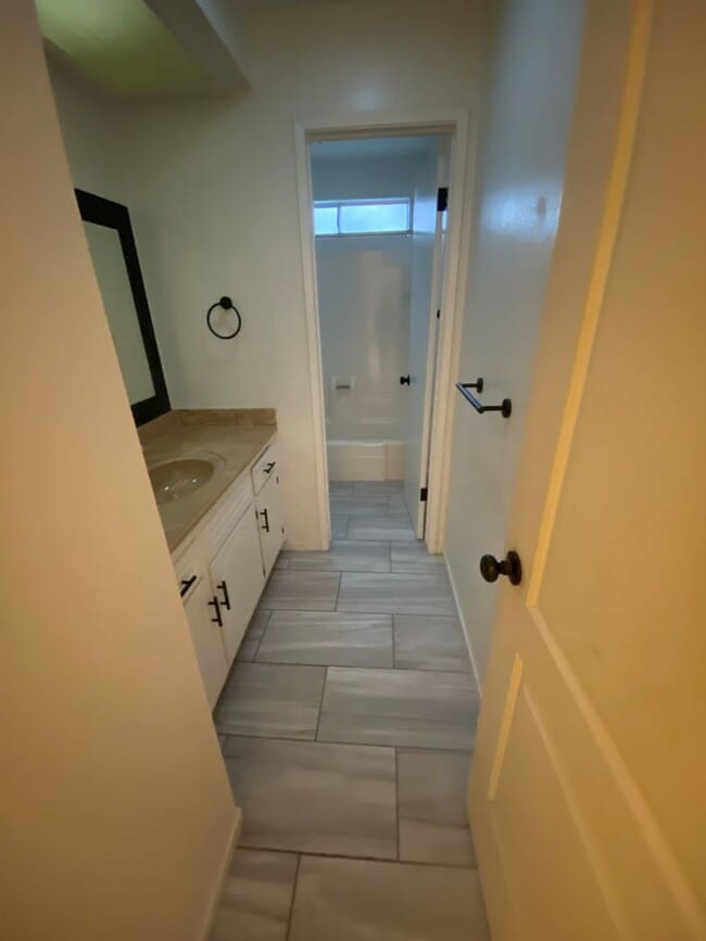 Building Photo - Cozy Home for rent in Visalia