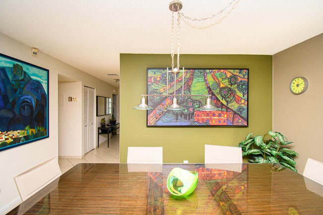 Building Photo - 8334 Cypress Ln