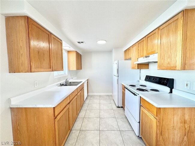 Building Photo - 1835 E Calvada Blvd