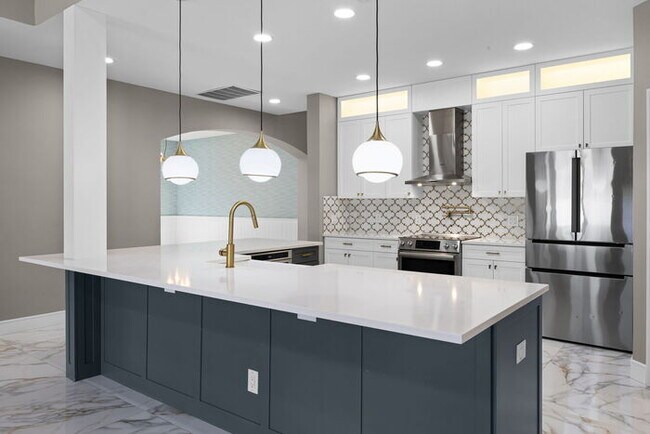 Building Photo - Fully Remodeled 5/4 Art Deco-Inspired Home...