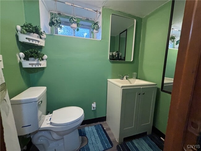 Building Photo - 204 E Bloomfield St