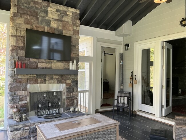 Building Photo - 291 North St