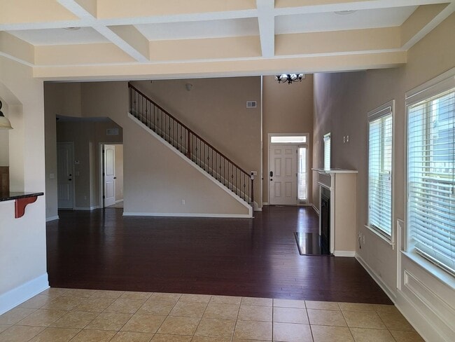 Building Photo - 7327 San Vista Dr