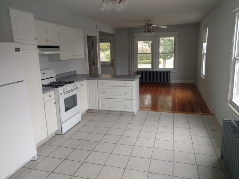 Building Photo - 134 N Orchard St