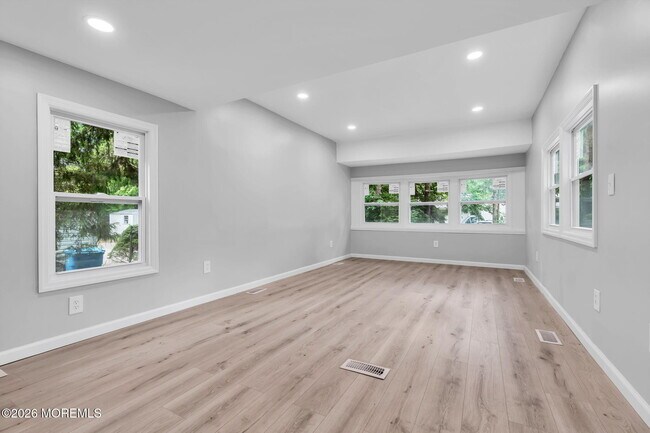 Building Photo - 56 Marcia Memorial Cir