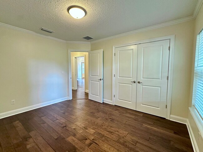 Building Photo - 4 Bed/3 Bath Coastal Beauty!