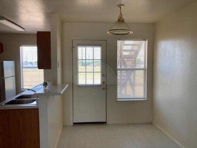 Building Photo - 5804 Greengate Dr