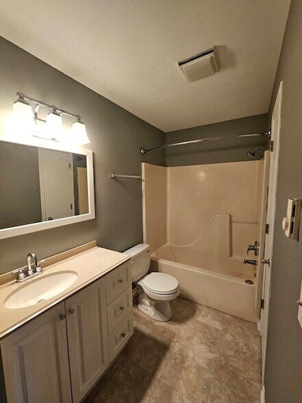 Building Photo - 1354 Cunat Ct