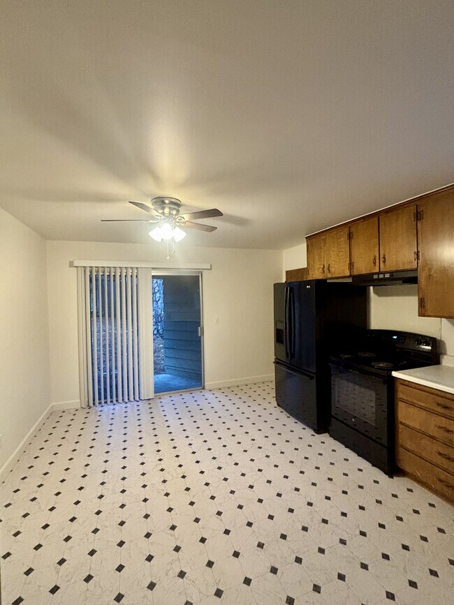 Building Photo - 297 Cornwall Ave