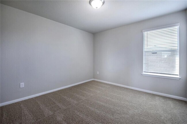 Building Photo - 13935 Belzer Dr