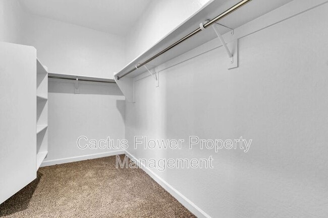 Building Photo - 2108 W Sheridan Ave