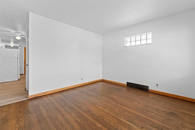 Building Photo - 6048 Southwest Ave