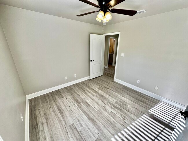 Building Photo - 8022 Brookside Ln