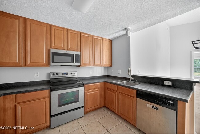 Building Photo - 7055 Deer Lodge Cir
