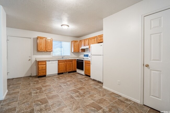 Building Photo - Updated 3 Bed Condo in Central American Fork!