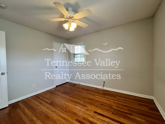 Building Photo - STUNNING 3 BED/2 BATH with Amazing Outdoor...