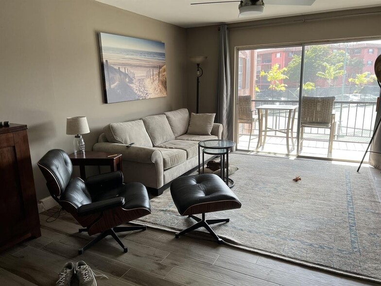 Building Photo - 630 Tennis Club Dr