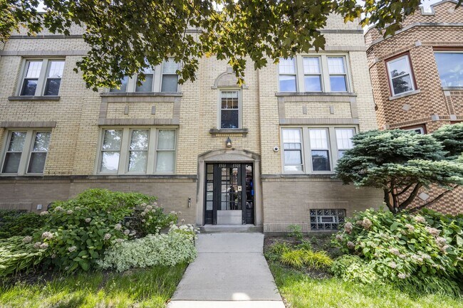 Building Photo - 5505 W School St