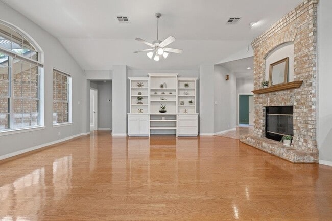 Building Photo - 10117 Coleus Cove