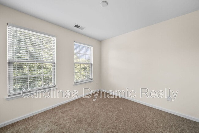 Building Photo - 4061 Zilker Park Dr