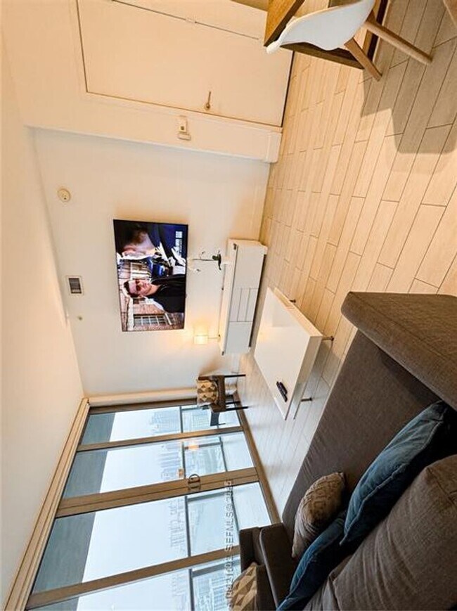 Building Photo - 2600 E Hallandale Beach Blvd