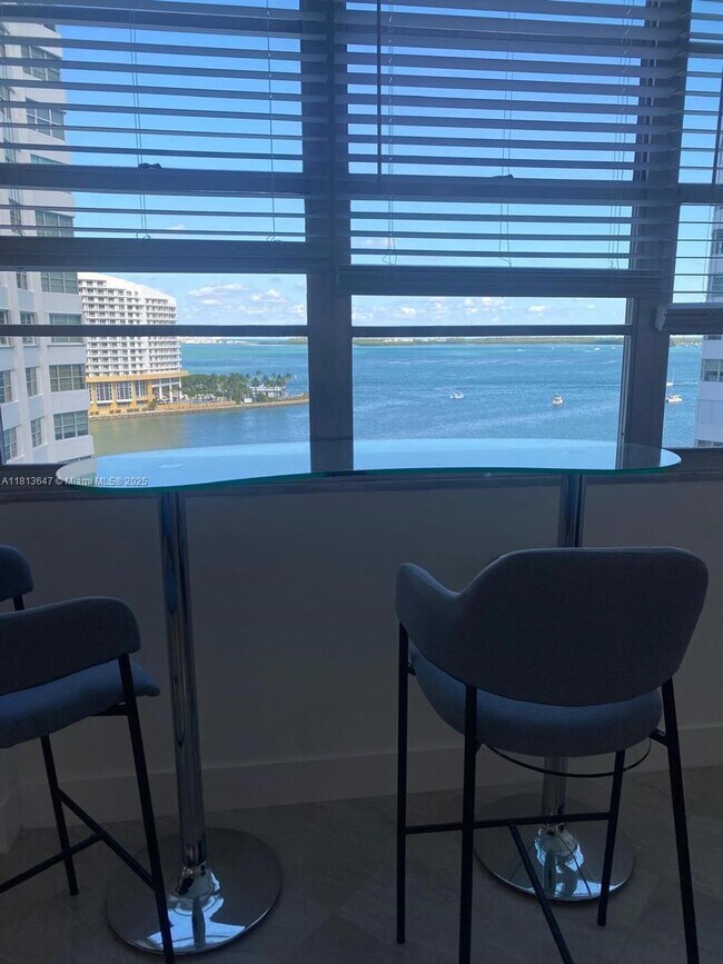 Building Photo - 825 Brickell Bay Dr