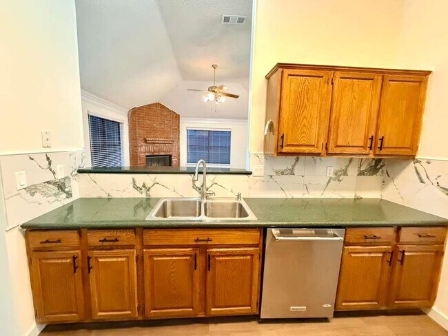 Building Photo - 1213 Bell Rock Cir