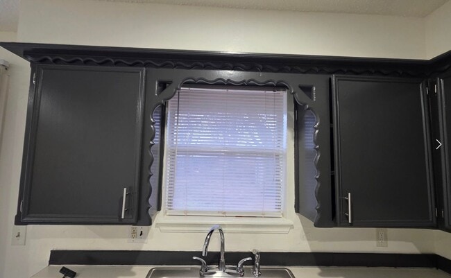 Building Photo - 3 bedroom 1 bath