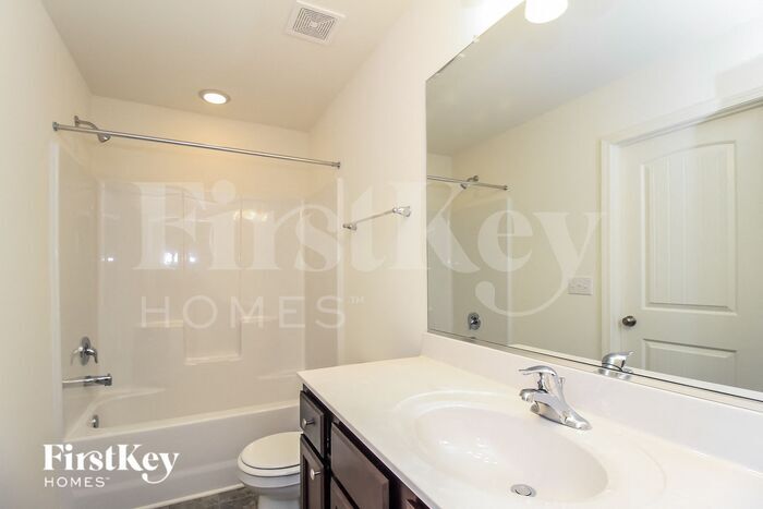 Building Photo - 5704 Beaver Pond Tl