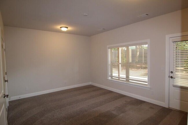 Building Photo - 1329 Rosen Rd