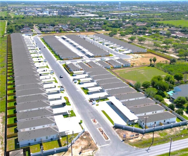 Building Photo - 25 Shavano Dr