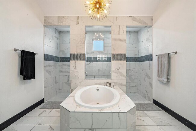 Building Photo - 225 Escarpment Wy