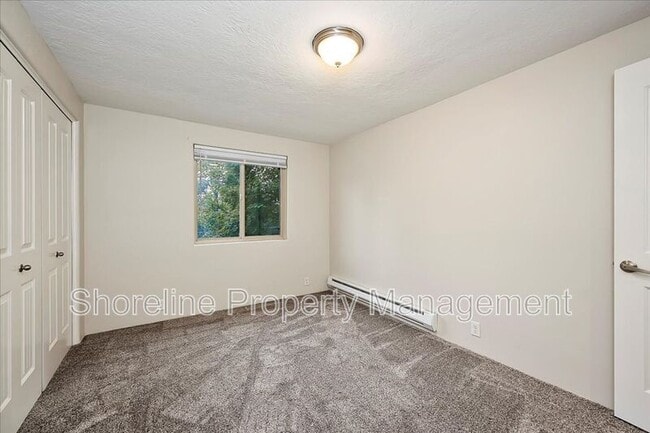 Building Photo - 2085 Brittany Ln